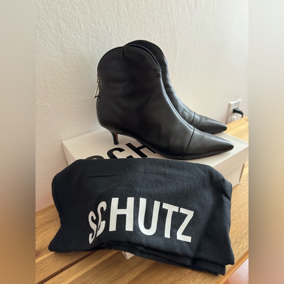 Schutz Rosyen black leather western ankle boots in women’s size 7. - Picture 2 of 5